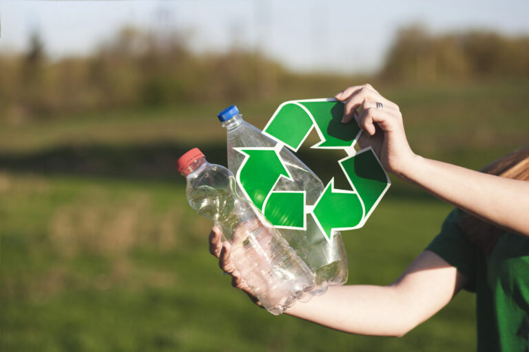 Konkurs plastyczny z&nbsp;okazji Międzynarodowego Dnia Recyklingu